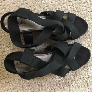 abella black fabric wedges size 10